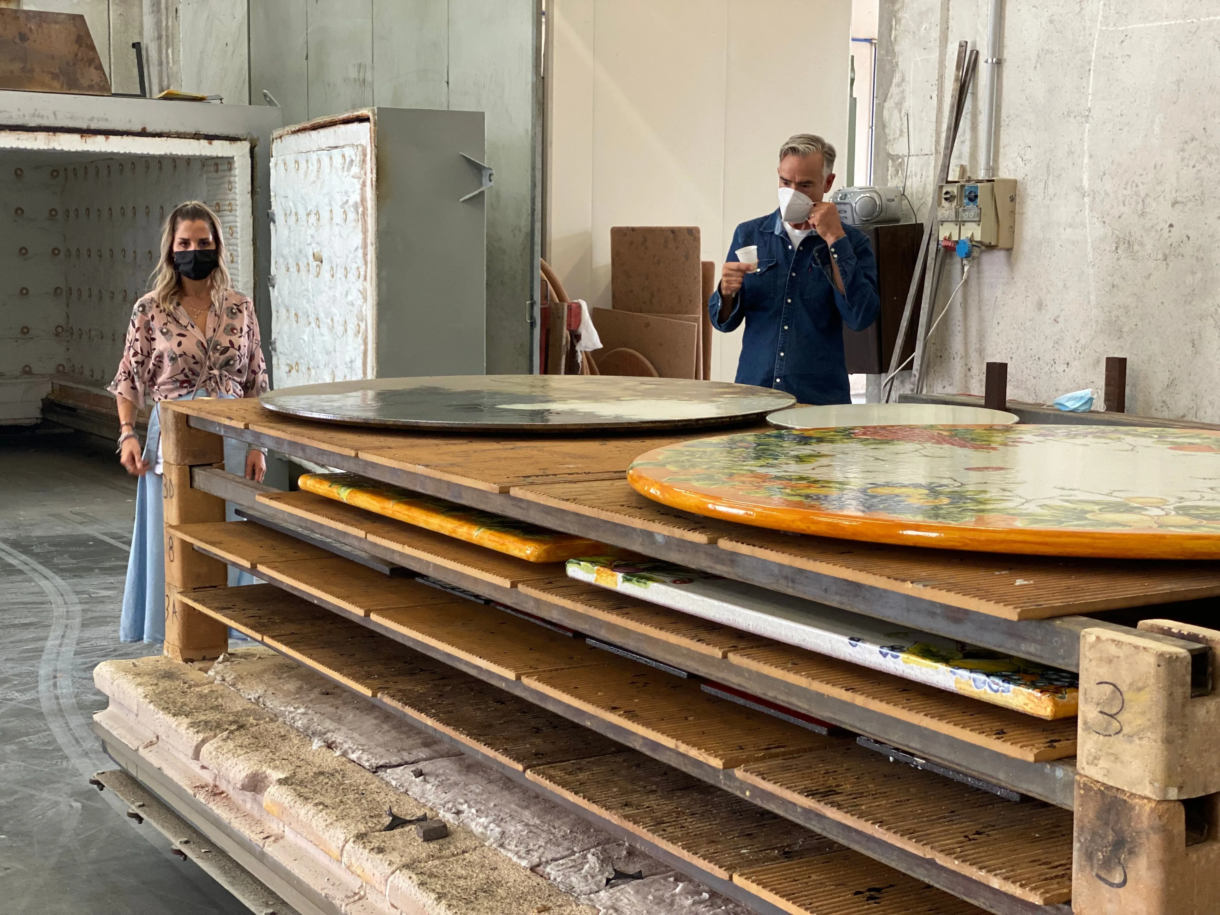 Domiziani Lava Stone Round 40" Tabletop - Roccia