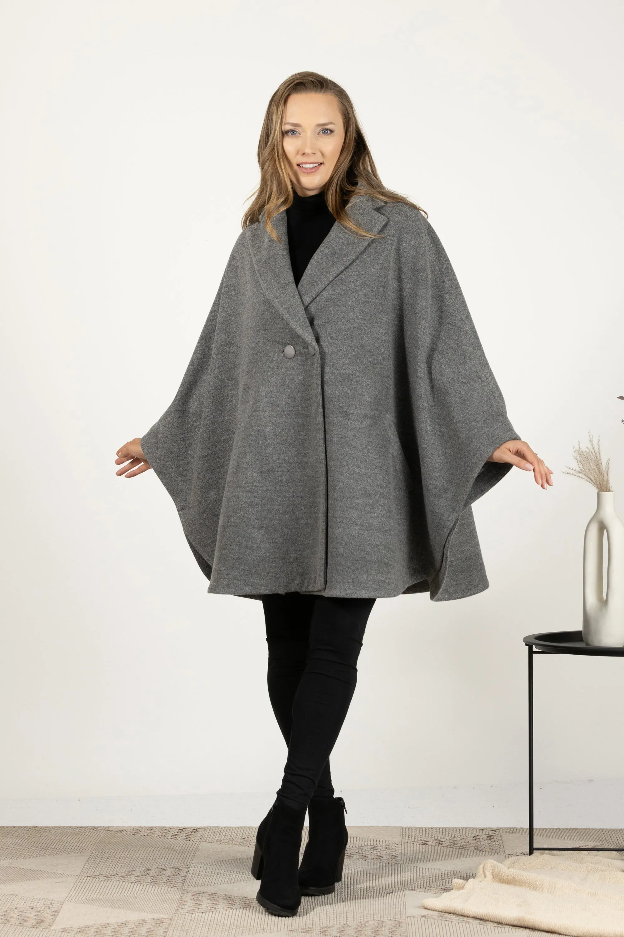 Gray Collared Loose Cape Coat