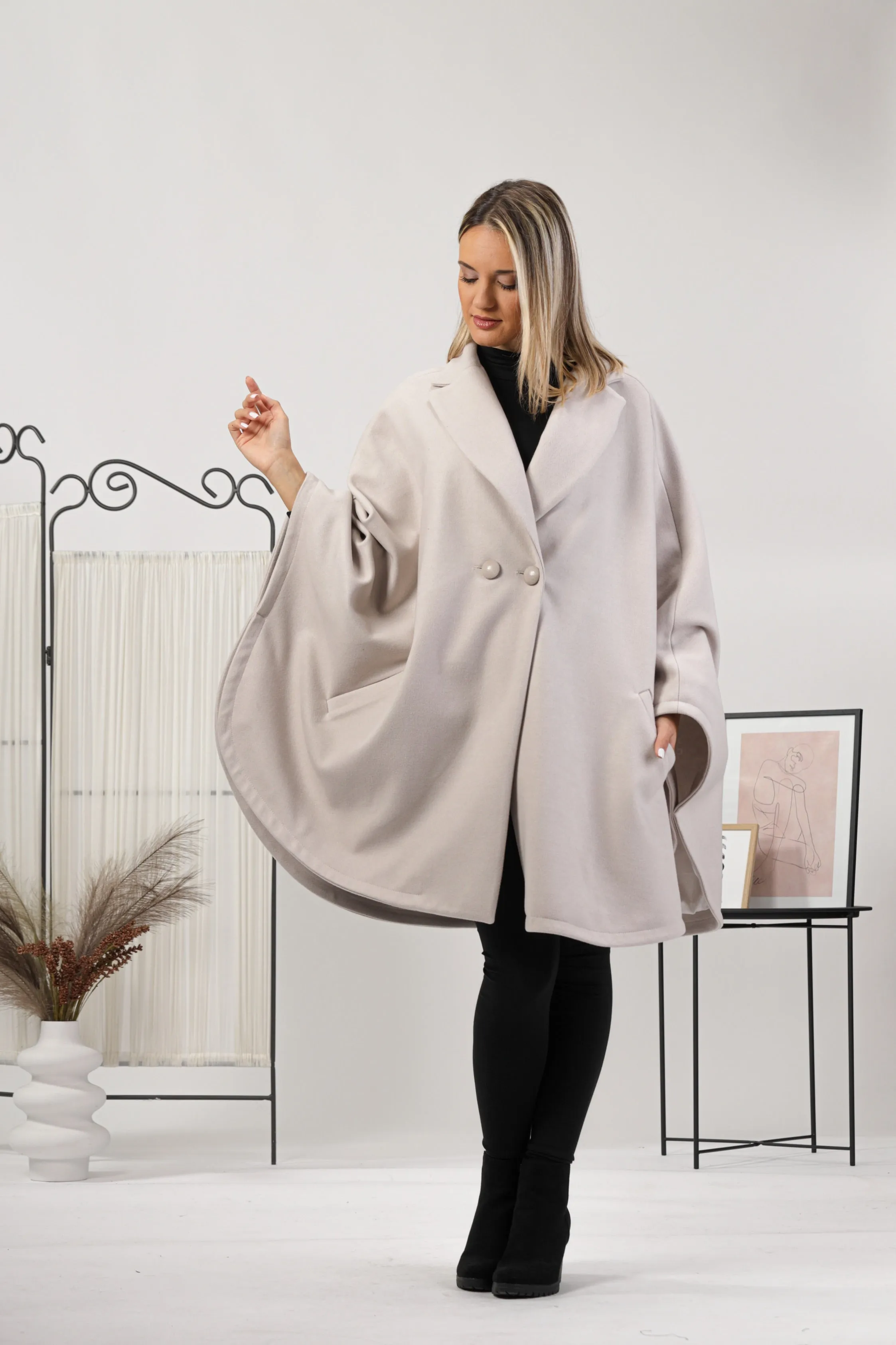 Gray Collared Loose Cape Coat
