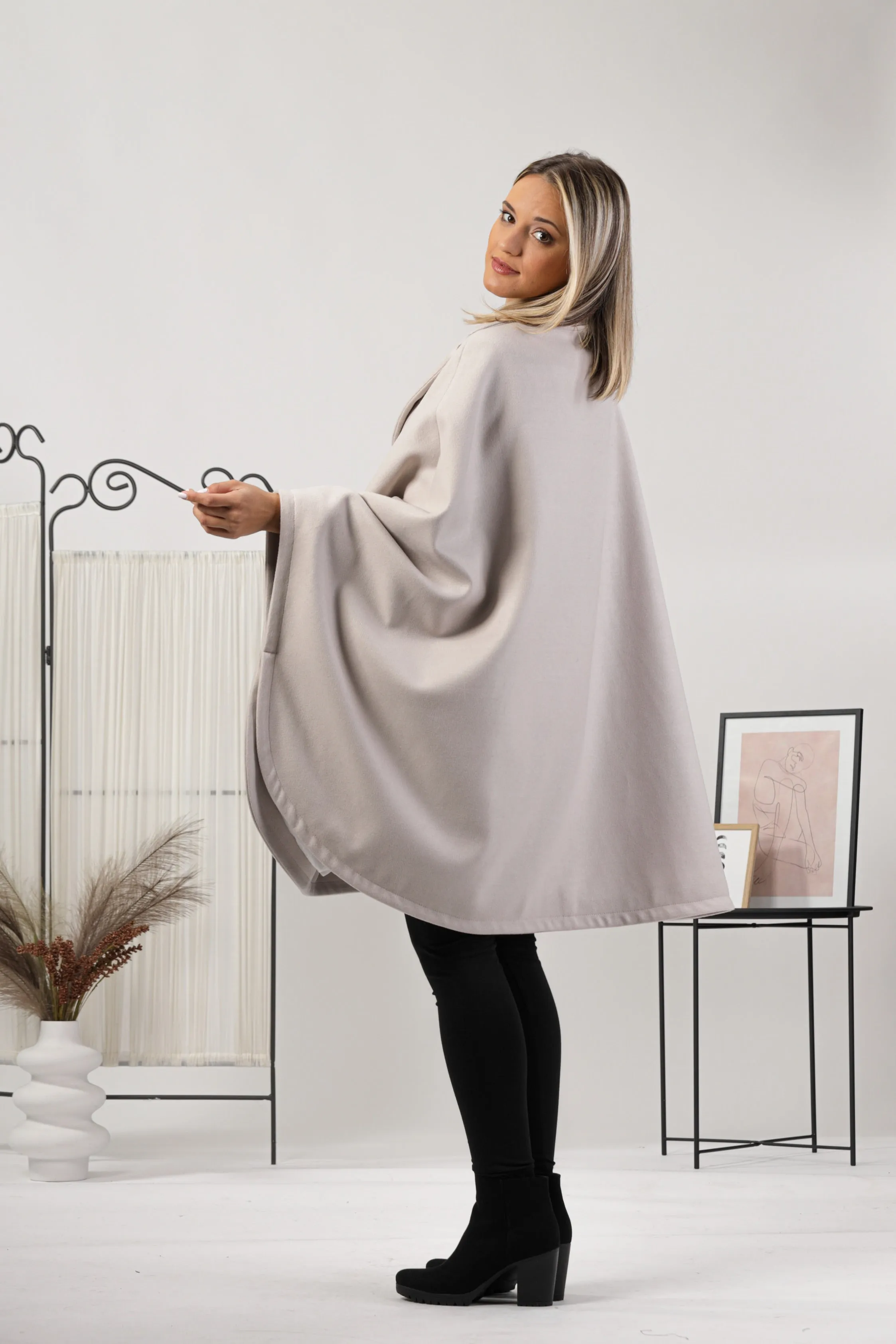 Gray Collared Loose Cape Coat