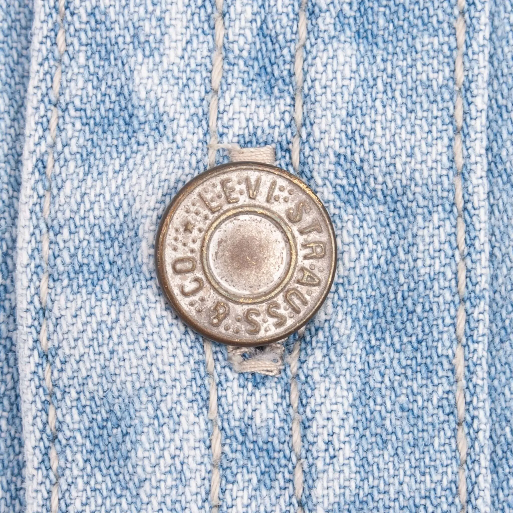 VINTAGE LEVIS RED TAB DENIM BLUE POCKET SHIRT 1990S SIZE XL