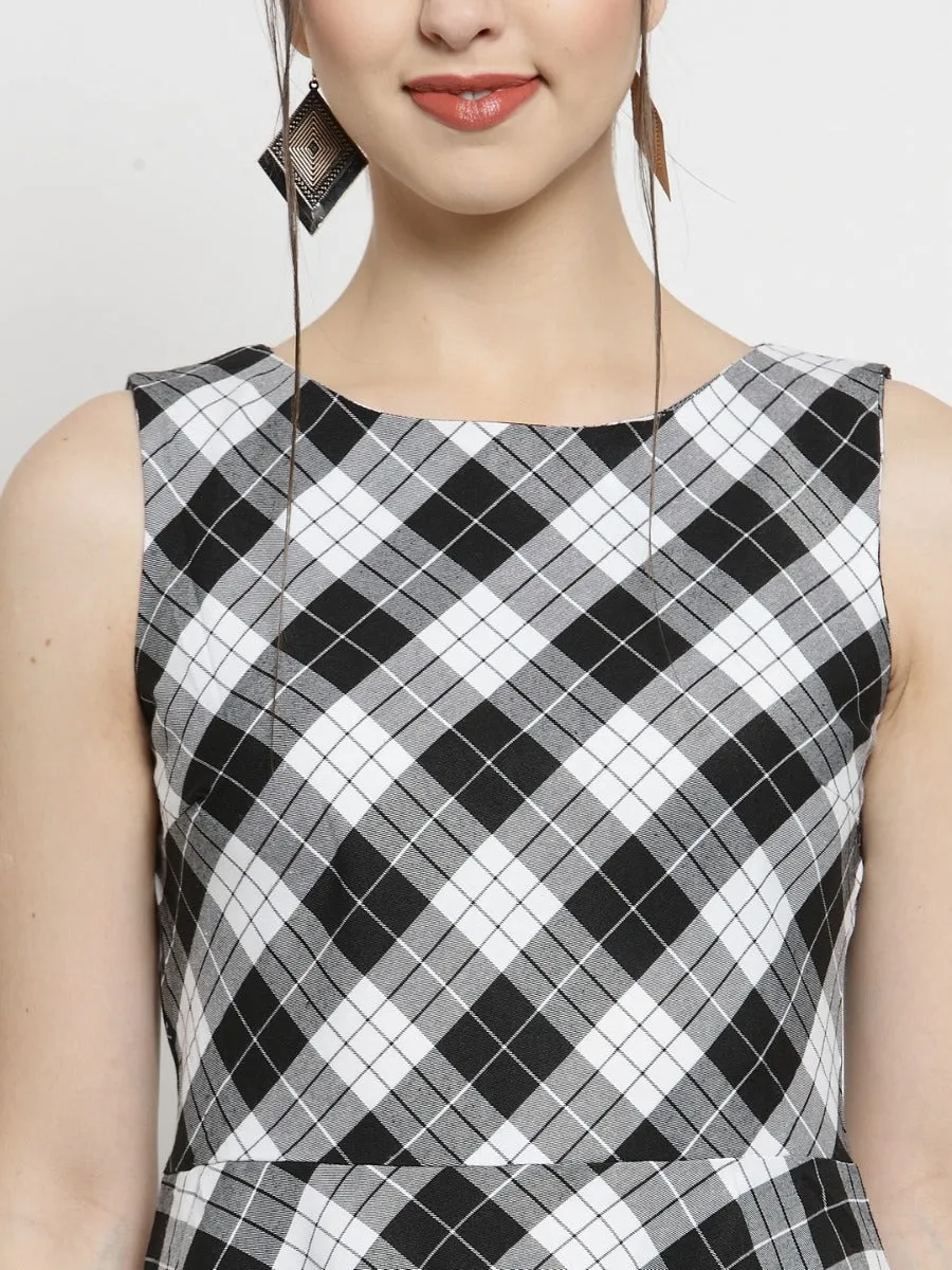 Women Checked Round Neck Maxi Dress